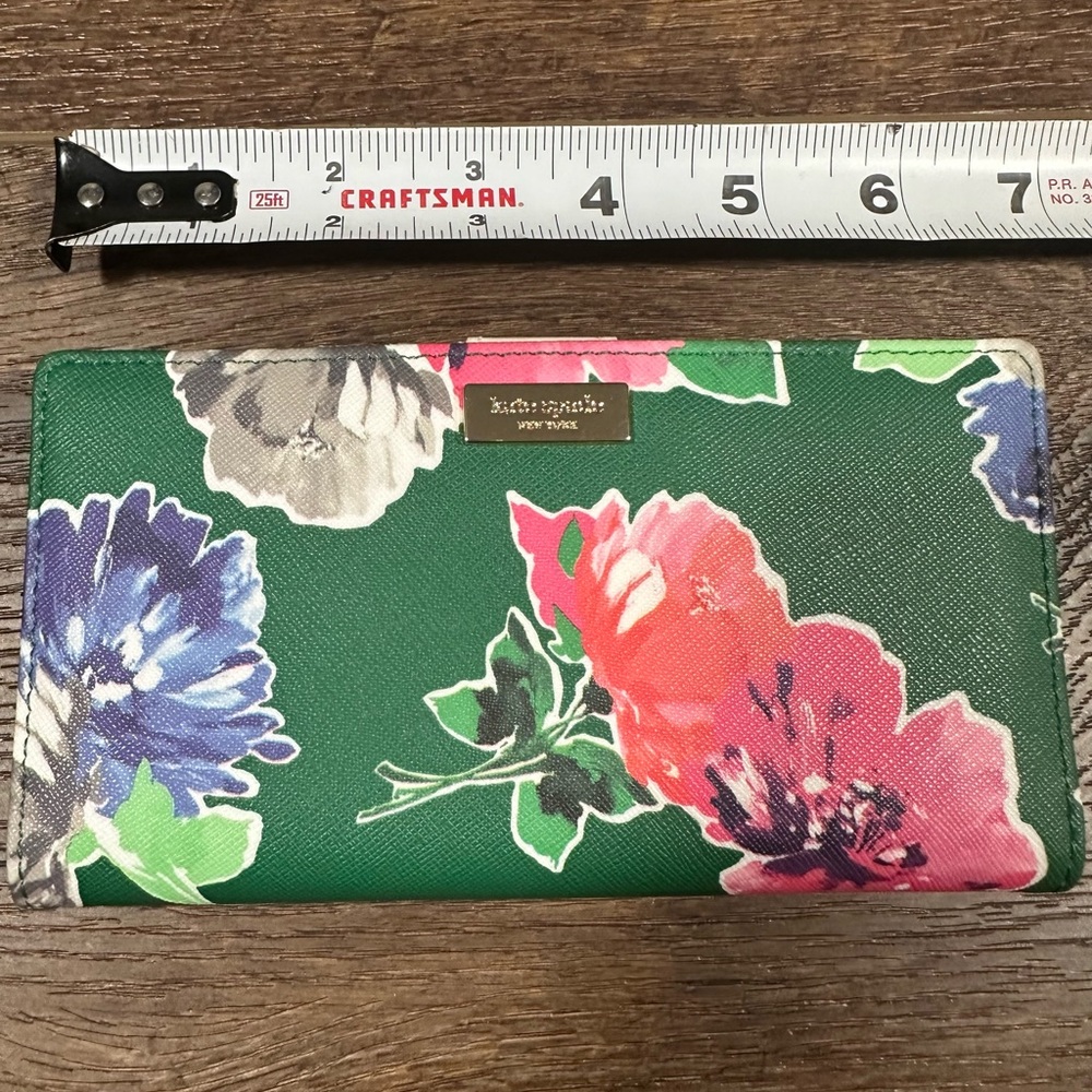 Kate Spade Grant Street Stacey Green Floral Wallet.